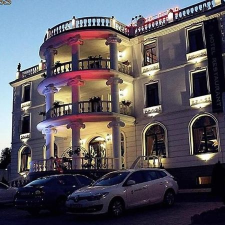 Hotel Premier Class Valea Lupului  Eksteriør bilde