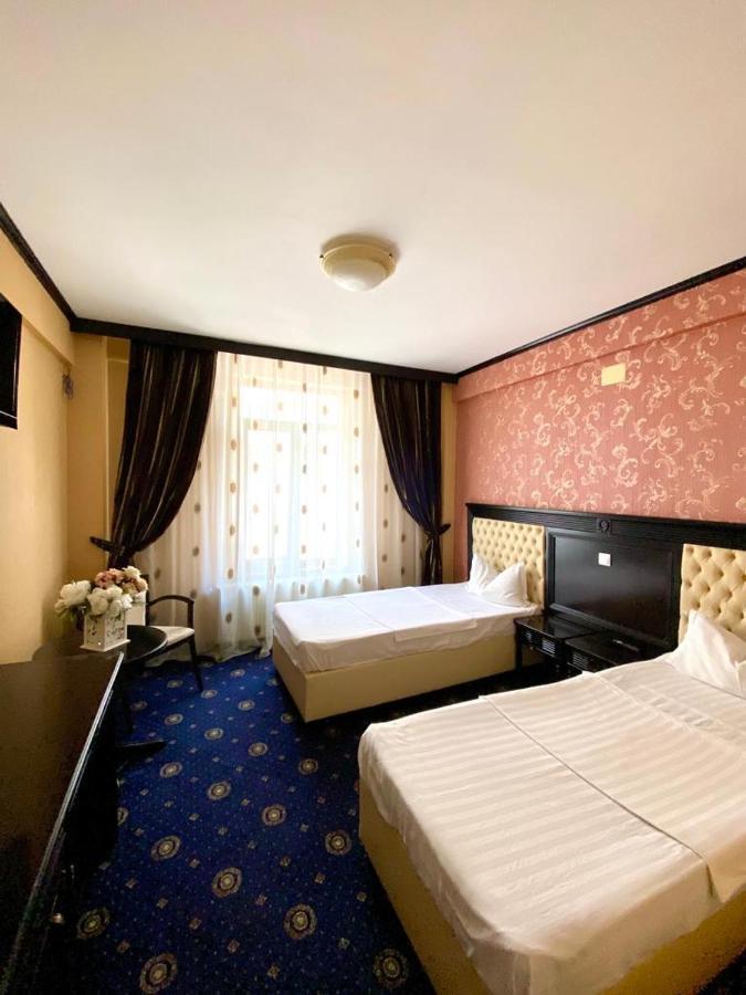 Hotel Premier Class Valea Lupului  Eksteriør bilde